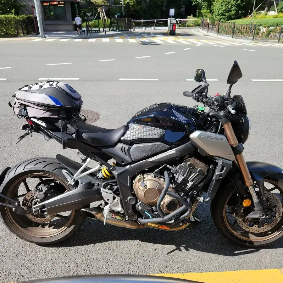 19년식 CB650RA 팝니다