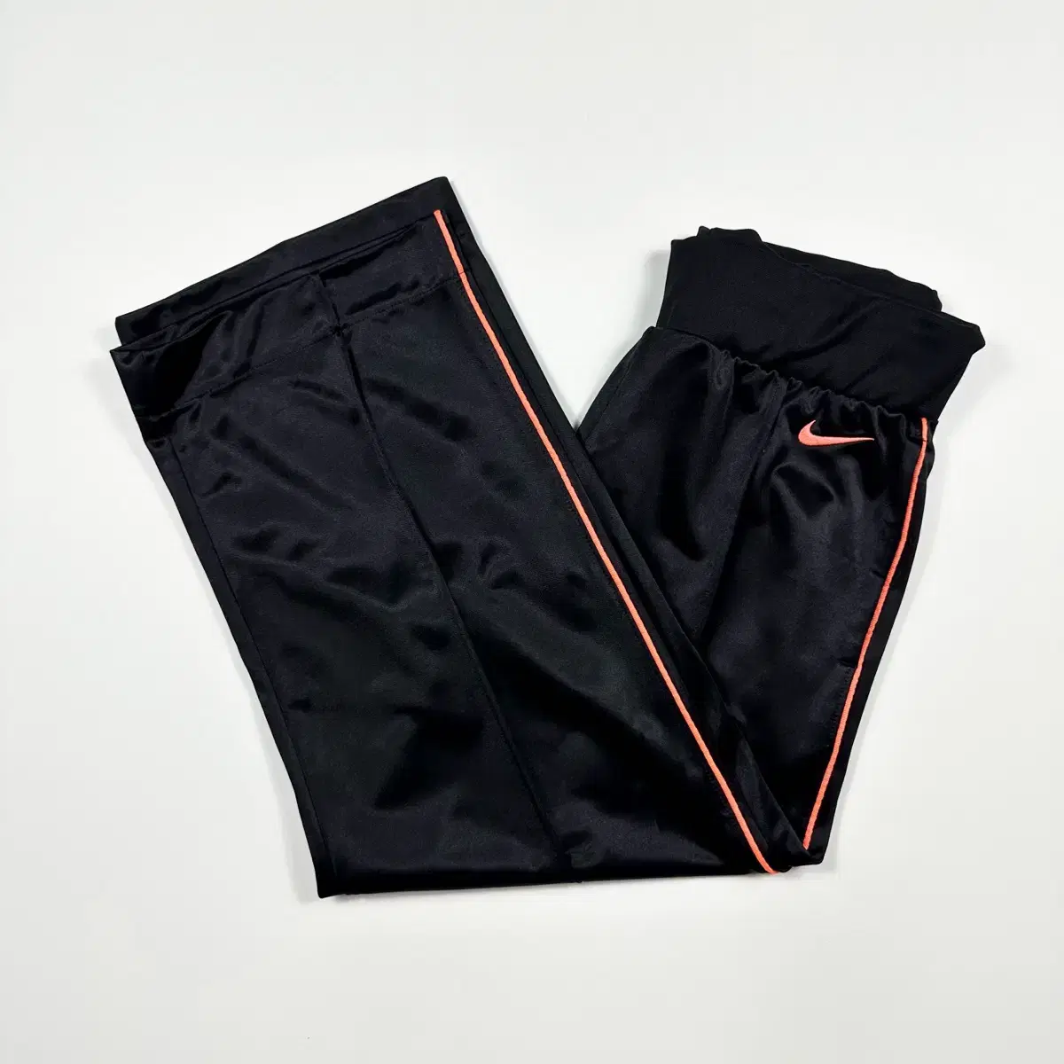 (Women's L) Nike Swoosh Wide Training Nylon Pants