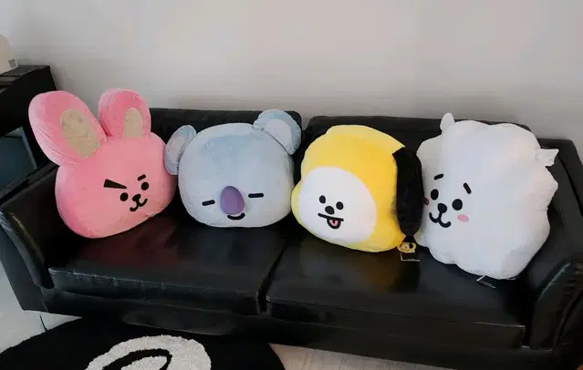 BT21 대형쿠션 4개