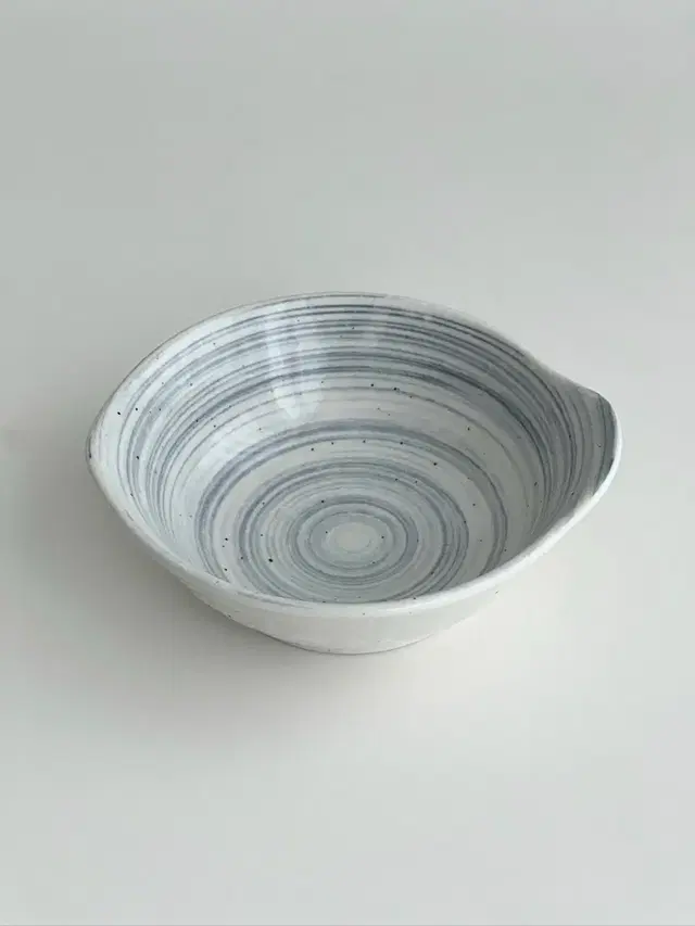 Blue Spin bowl / 일본 덴다시 도자기공기 밥그릇 손잡이접시