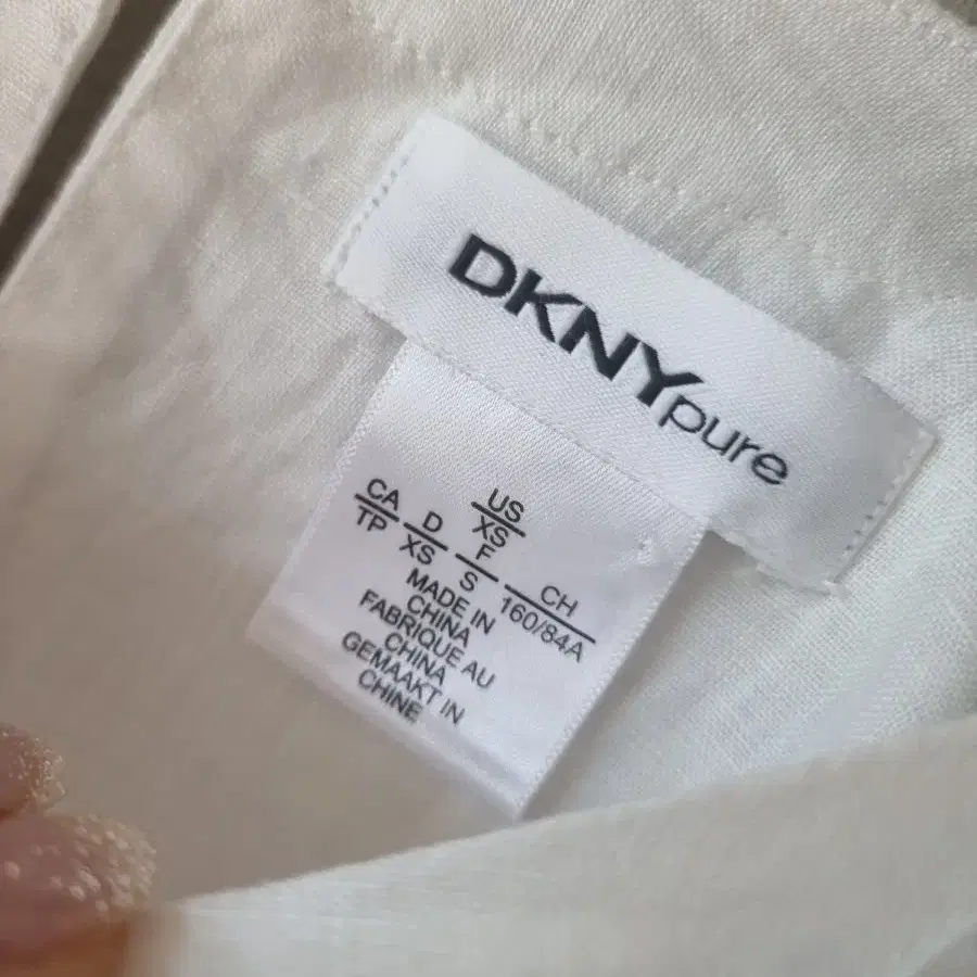 고급의류 DKNY  블라우스