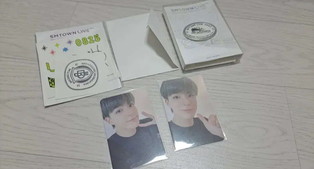 nctdream nct dream jeno jeno smcu sticker photocard badge bracelet