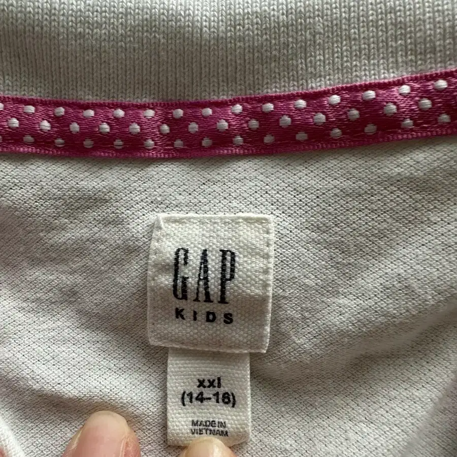 Gap kids 윗도리 14-16세(어른44정도) 두개 같이