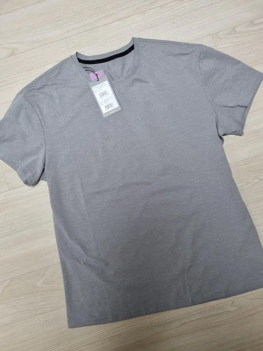 (NEW) Muscle Fit Vahn Tee XL