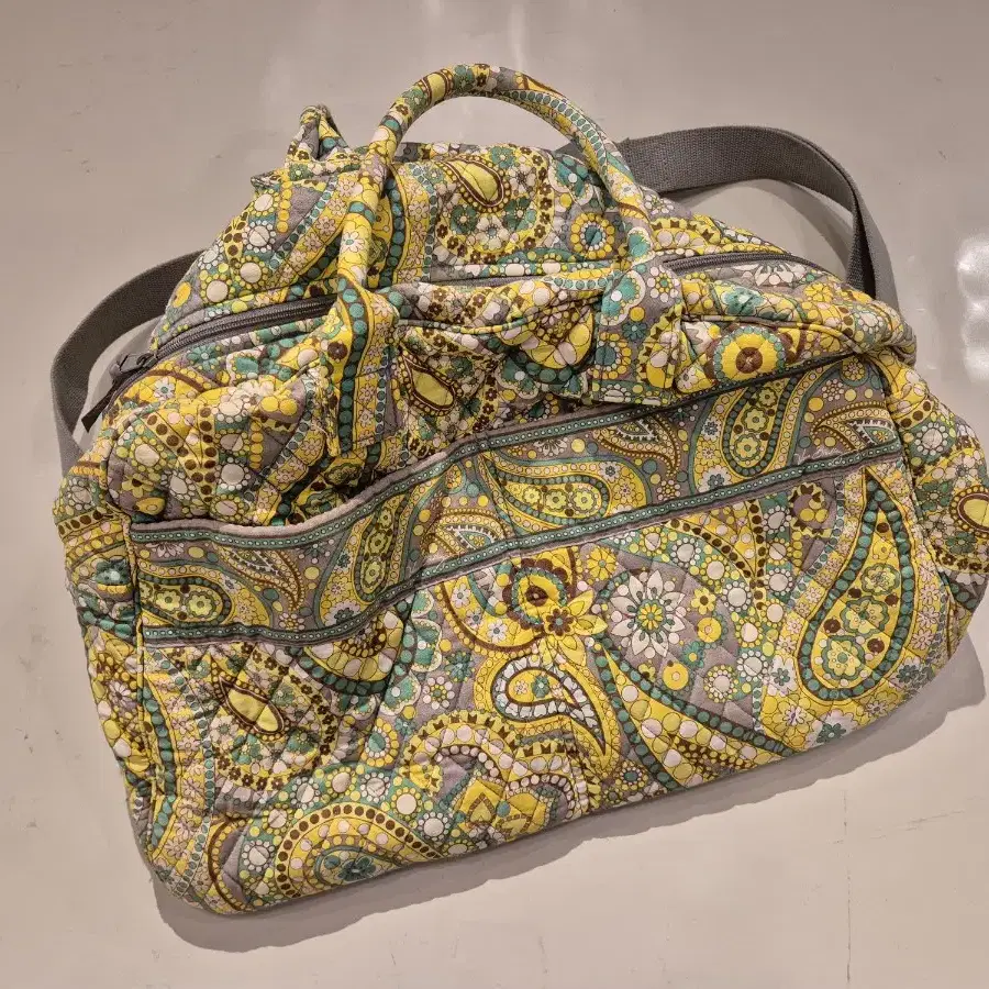 Vera bradley 페이즐리 더플 백