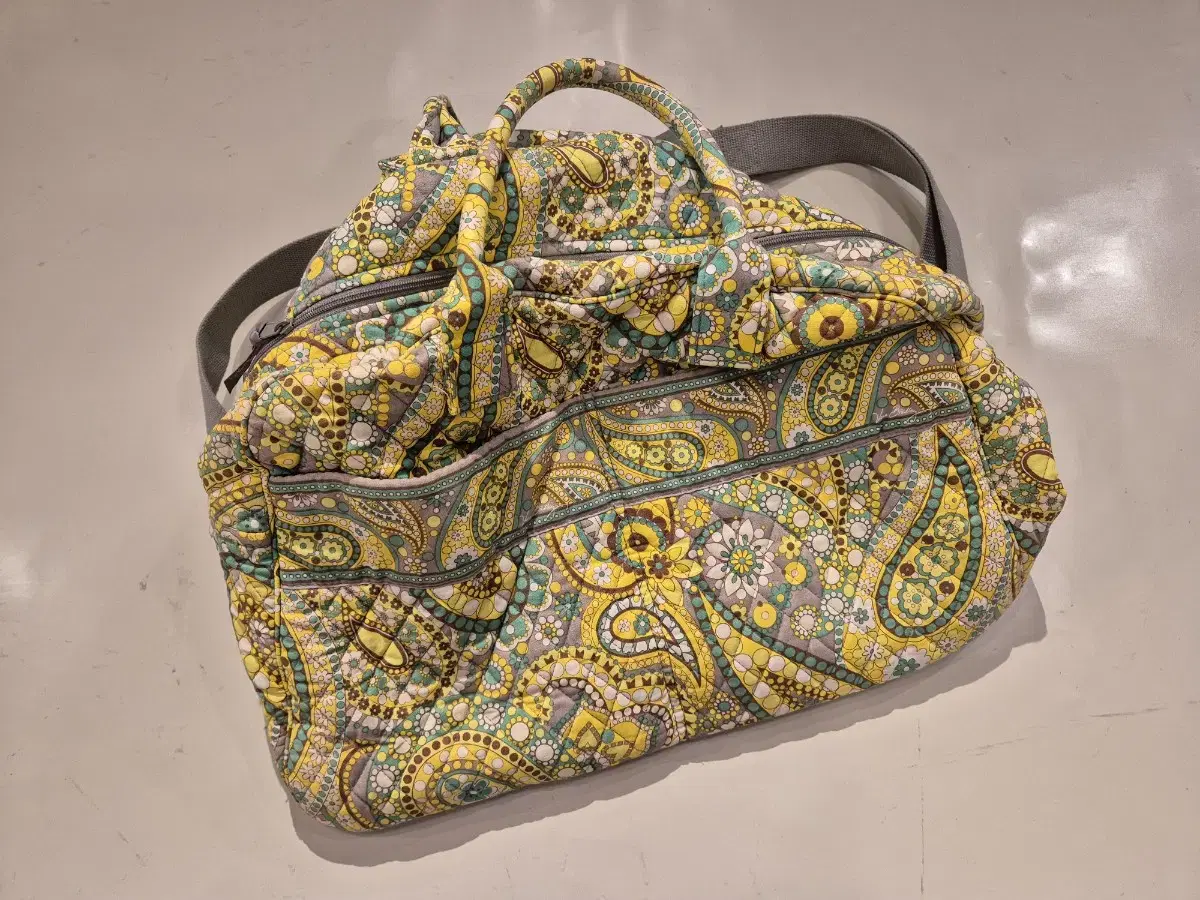 Vera bradley 페이즐리 더플 백