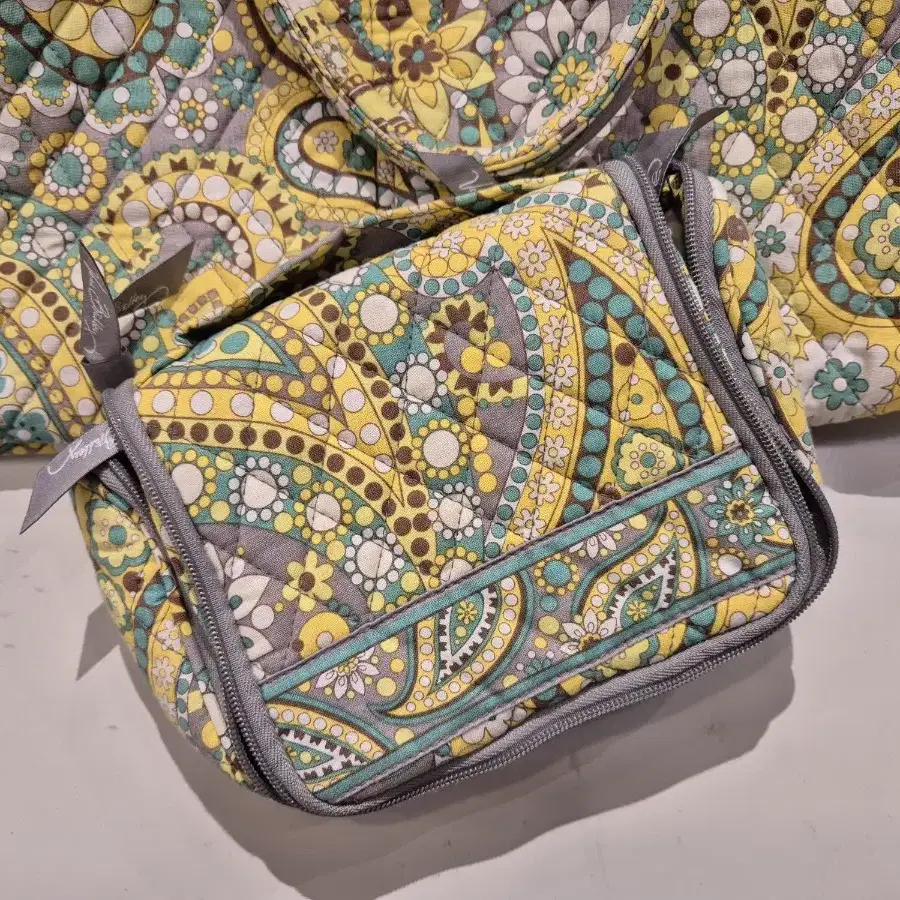 Vera bradley 페이즐리 더플 백