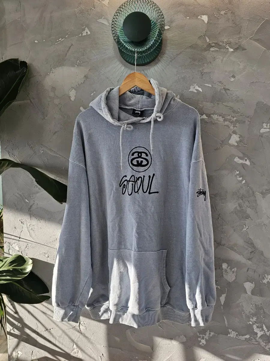 Stussy Hoodie 3xl sells out