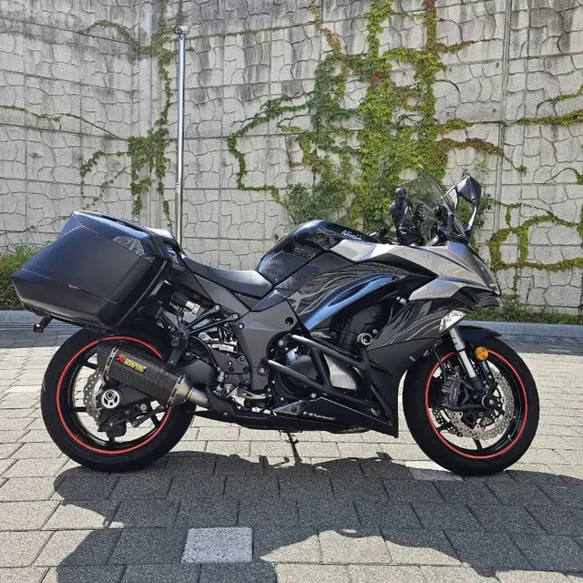 z1000sx 아크라 쌍발 팝니다.