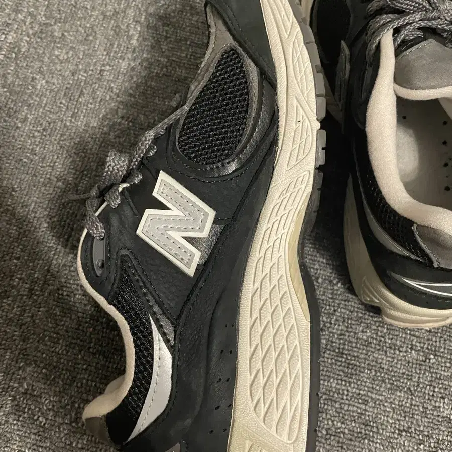 [new balance] 2002R 블랙/그레이 230cm