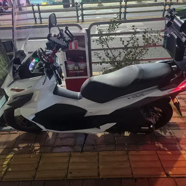 신차[옵션포함250]쿨거래시네고해드립니다 sym vsx125cc239km