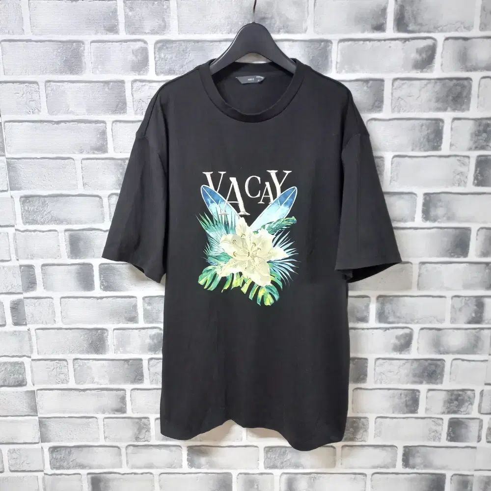 9-4/Andy Black Printed Embroidered Tee Men105