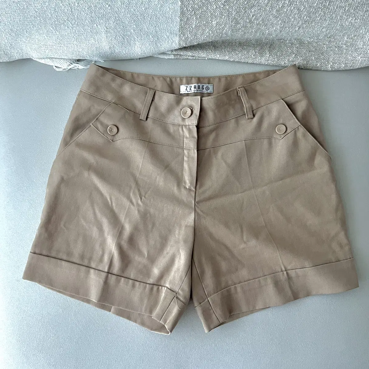 Beige shorts S