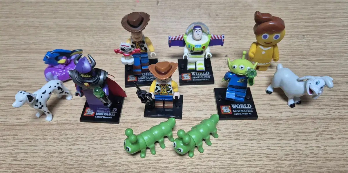 Sell Disney-compatible LEGOs and figures in bulk