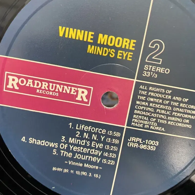 VINNIE MOORE LP / AA2327