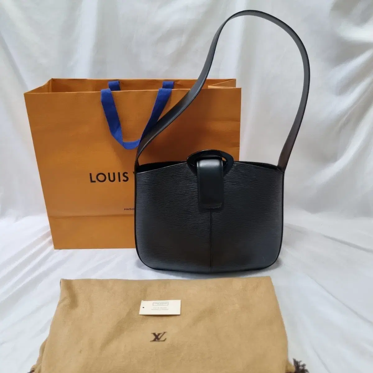 Louis Vuitton Epi Lévy Shoulder Bag