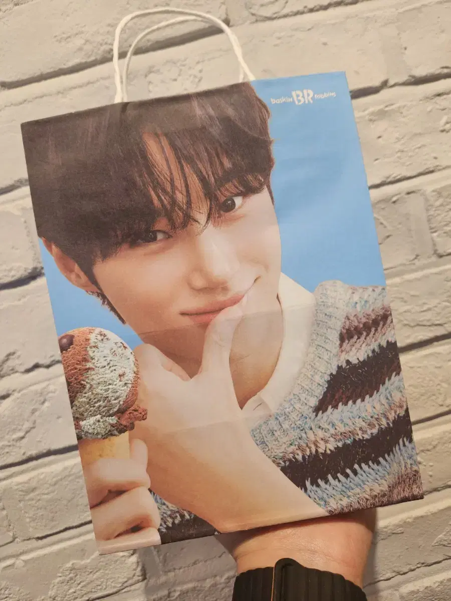 Byun Wooseok x Baskin Robbins Shopping Bag sell [Unused]