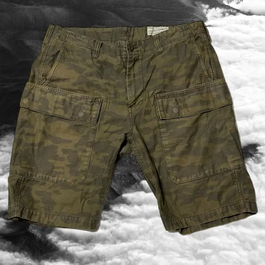 (시즌off 30%세일) Avirex camo bermuda pants