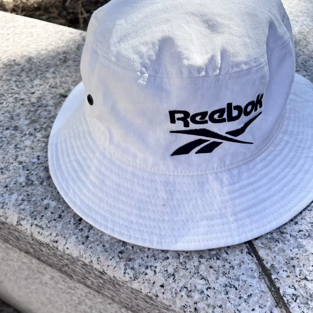 Reebok 리복 버킷햇