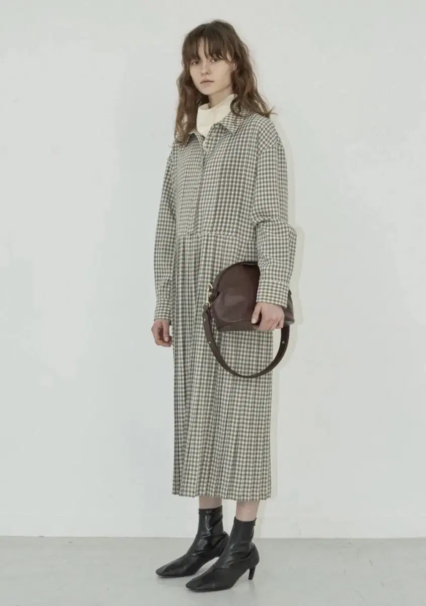 LOW CLASSIC 로우클래식 PLEATED DRESS(M)