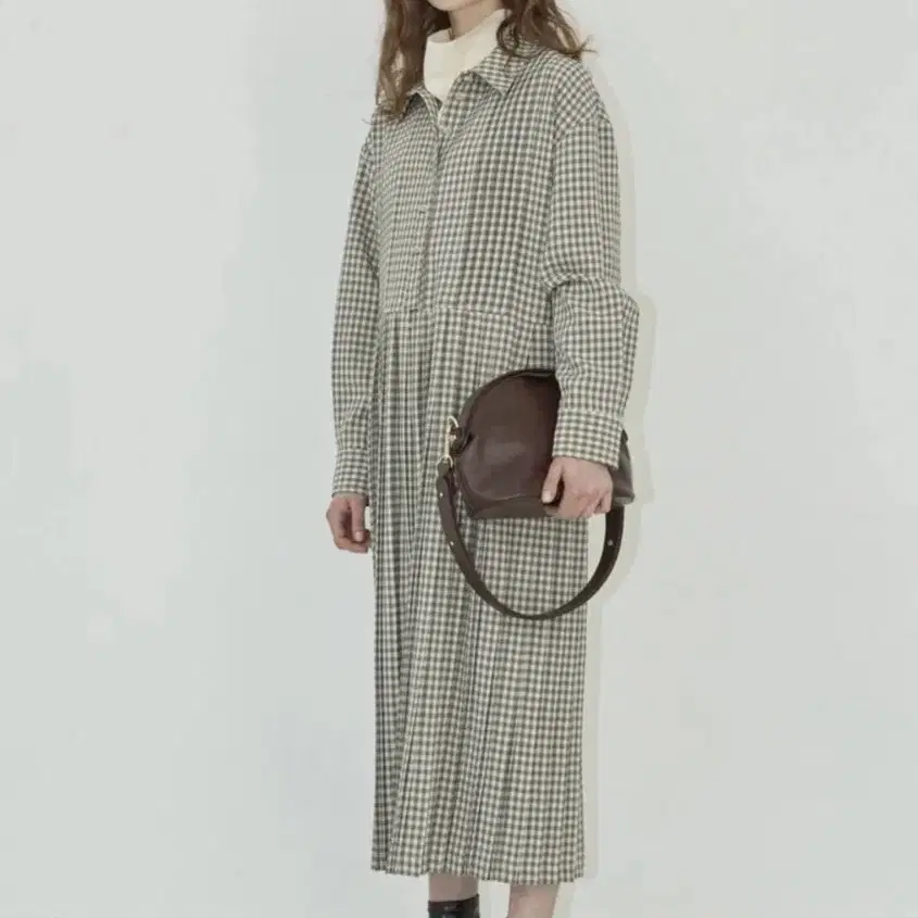 LOW CLASSIC 로우클래식 PLEATED DRESS(M)