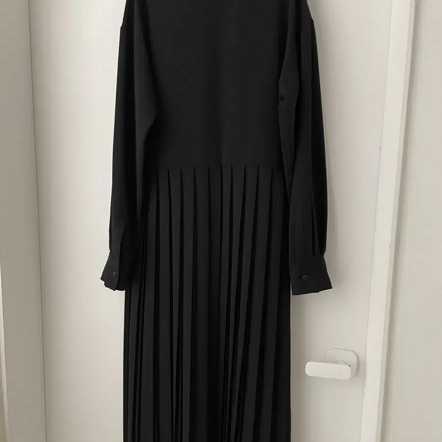 LOW CLASSIC 로우클래식 PLEATED DRESS(M)