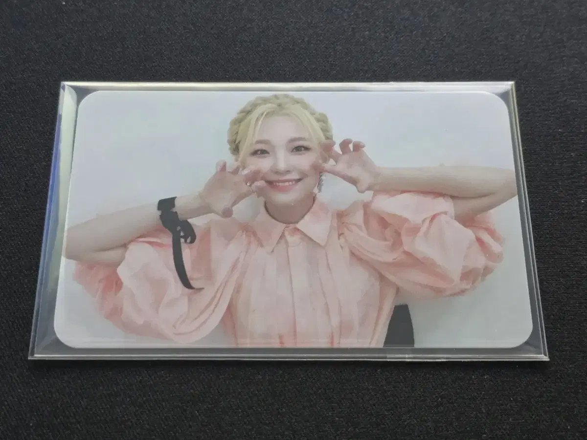 Fromis 9 baek jiheon Wigo pre-order benefit Photocard