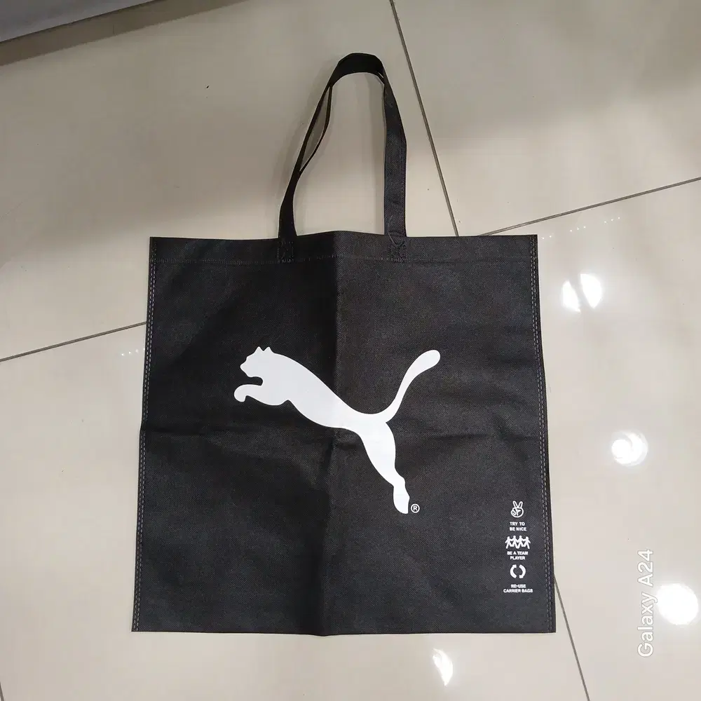 PUMA  푸마 검정색 에코백 부직포가방 가로45cm  세로43cm