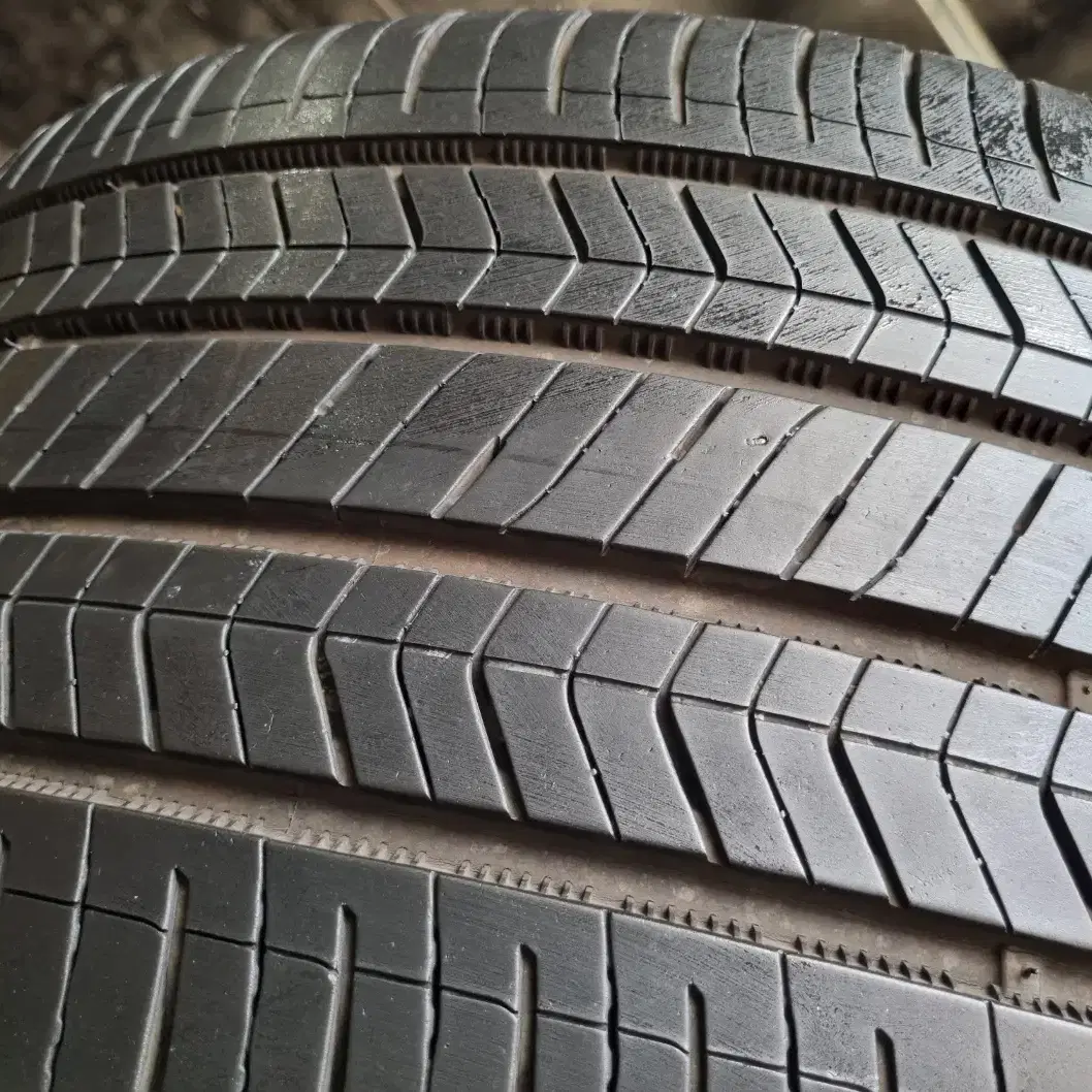 [인천중고타이어] 275/35R19 금호타이어 솔루스 SOLUS TA51