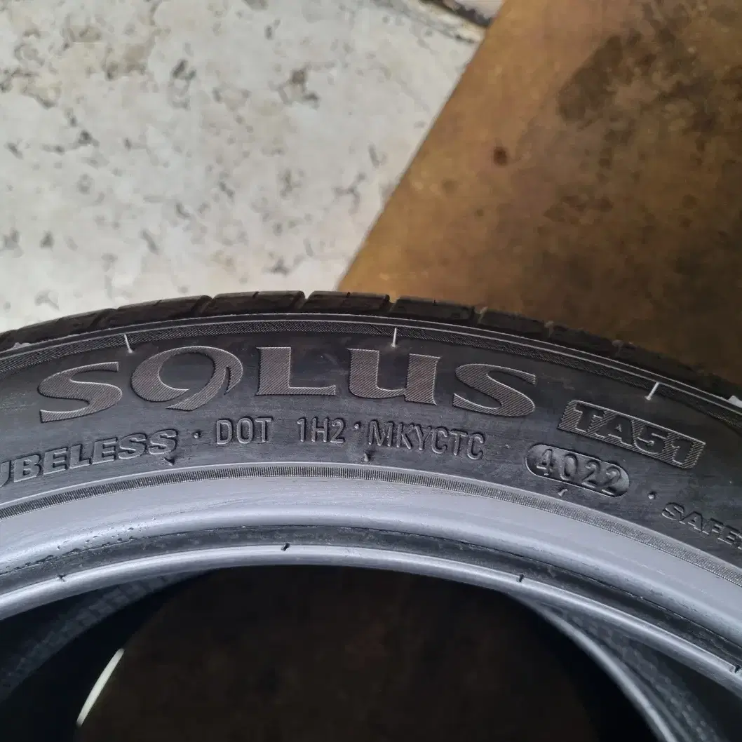 [인천중고타이어] 275/35R19 금호타이어 솔루스 SOLUS TA51