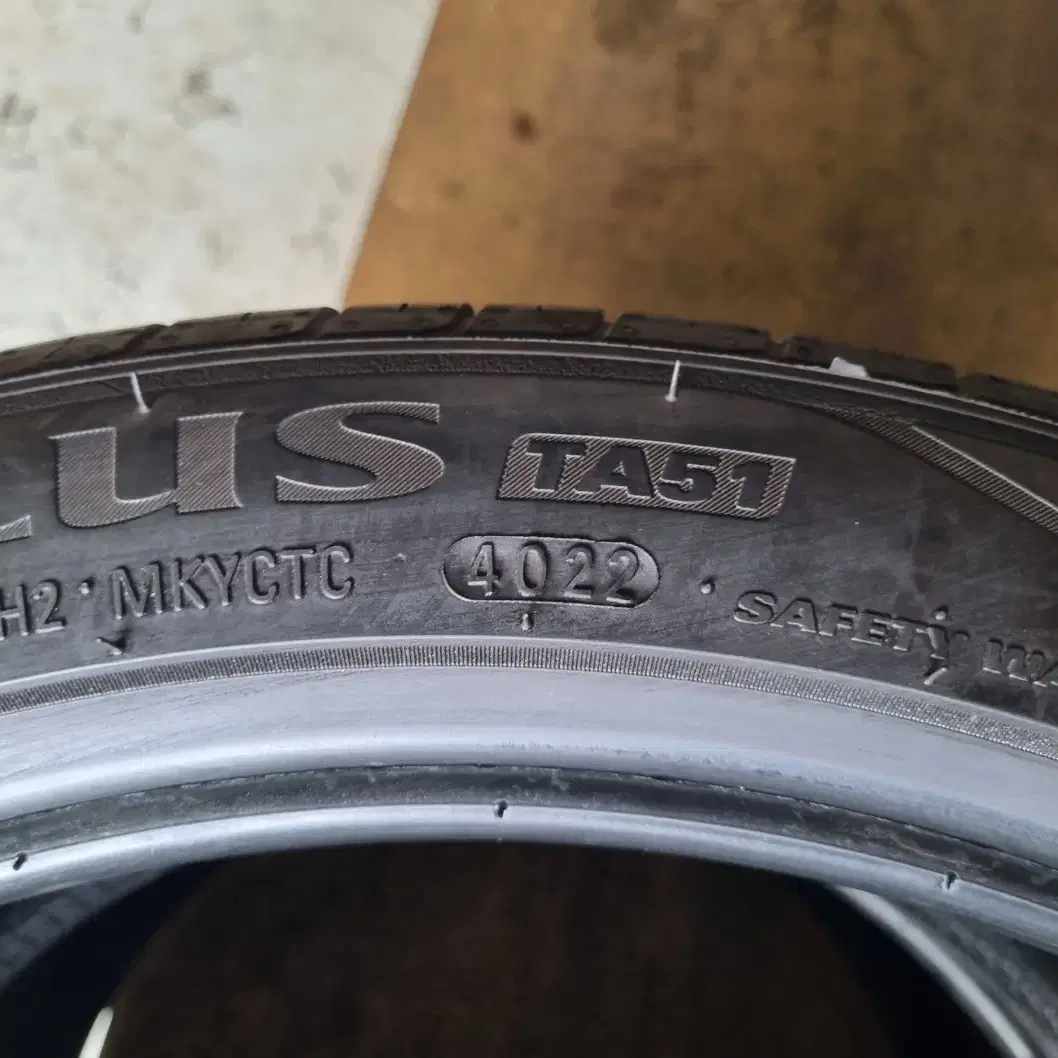 [인천중고타이어] 275/35R19 금호타이어 솔루스 SOLUS TA51