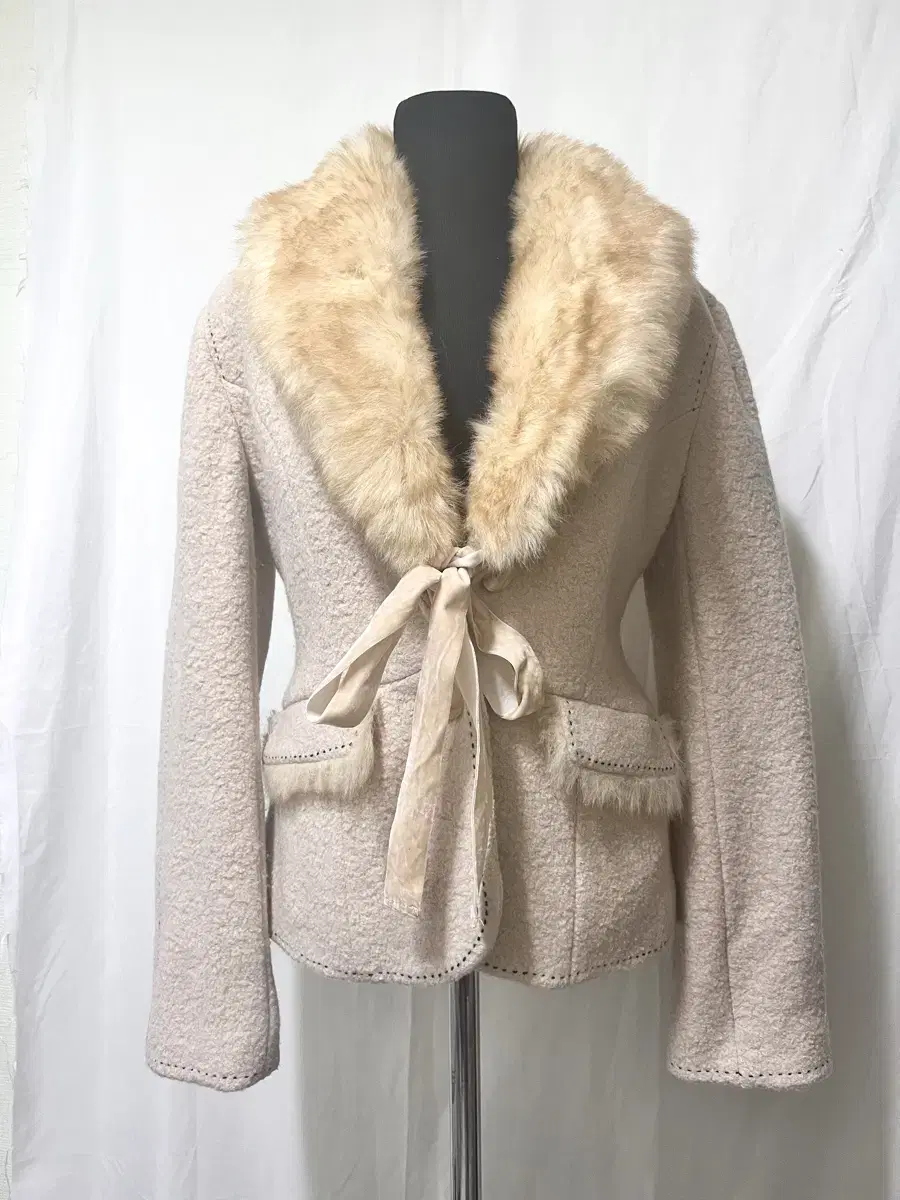 Logan romantic lew himeone latte beige ribbon fur jacket fur coat mass production type pinterest