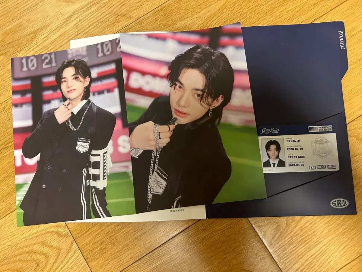 5-star Dome Tour Profile Set Hyunjin