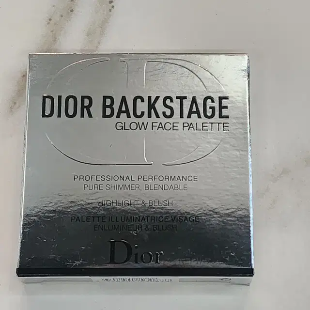 디올(DIOR)백스테이지 글로우 페이스 팔레트.로즈골드 004