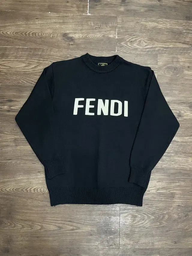 펜디 FENDI 로고 니트 스웨터 블랙