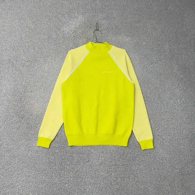 Zara Lewi's fluorescent knit L