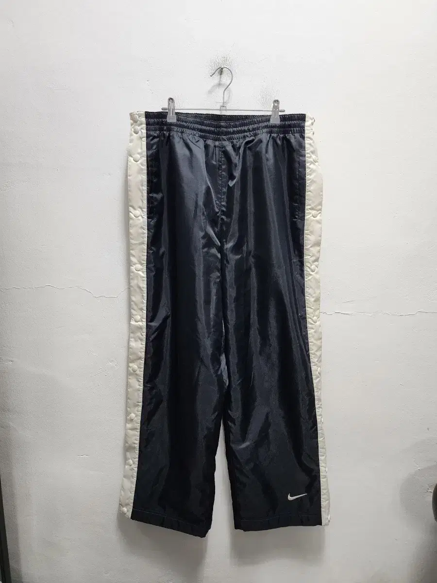 Nike Full Cut Bottom Logo Sweatpants