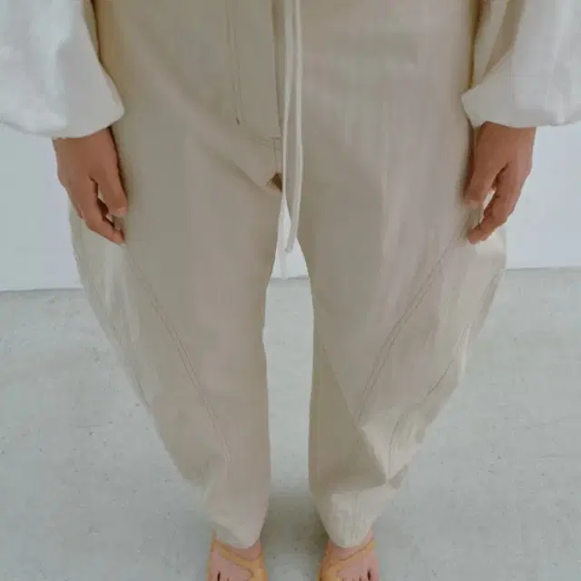 에토스 ETHOS CURVE TROUSERS  사이즈 S