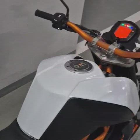 2017년식 KTM 듀크390 ABS 판매합니다.