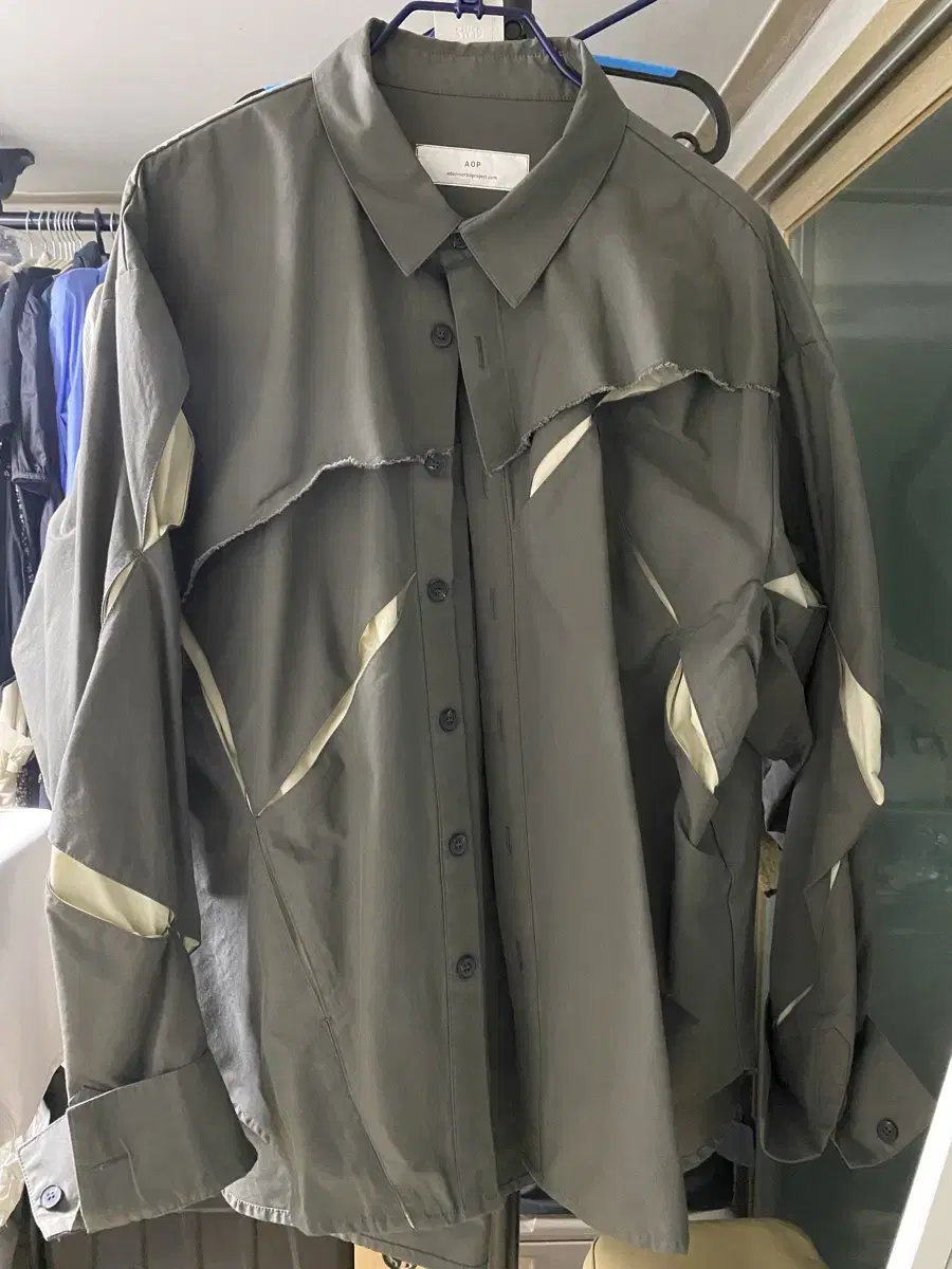 에이옵(AOP) Multigenic shirt_Coal