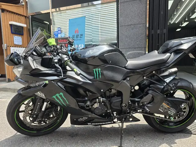 (용인)가와사키 닌자 zx6r 19년식  아크라포빅 하프풀배기 판매합니다