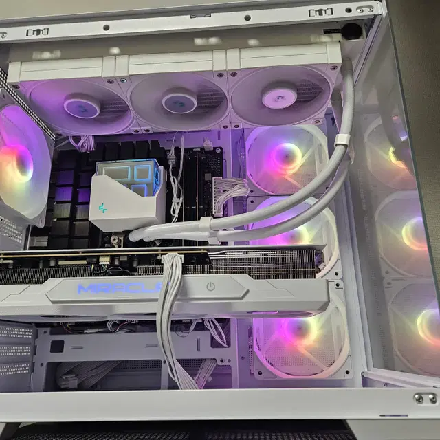 7800x3d, rtx4080 super 화이트 본체