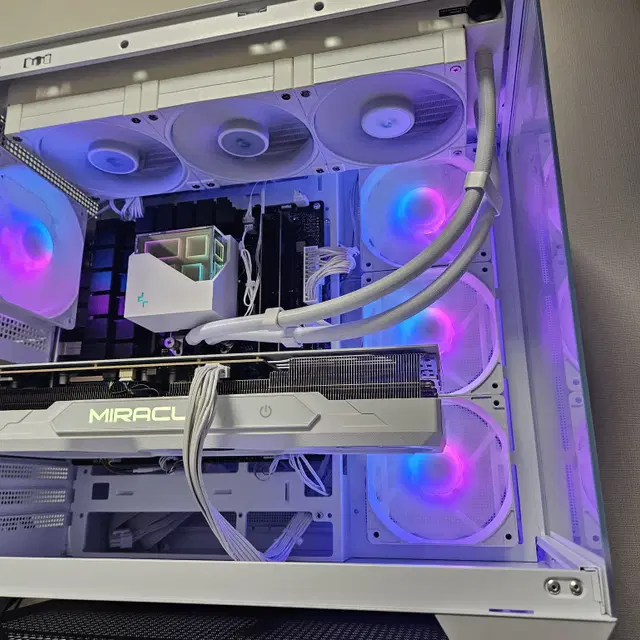 7800x3d, rtx4080 super 화이트 본체