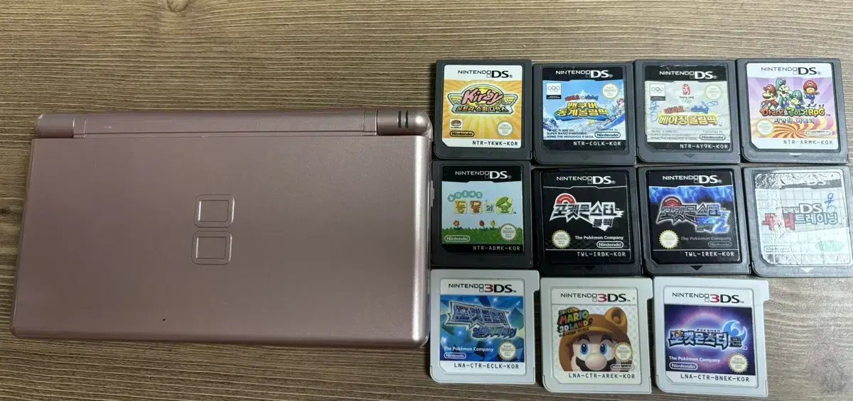 Nintendo DS lite and chips for sale