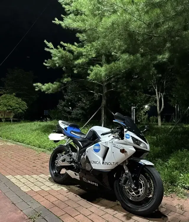 관리잘된 CBR 600RR 판매합니다.