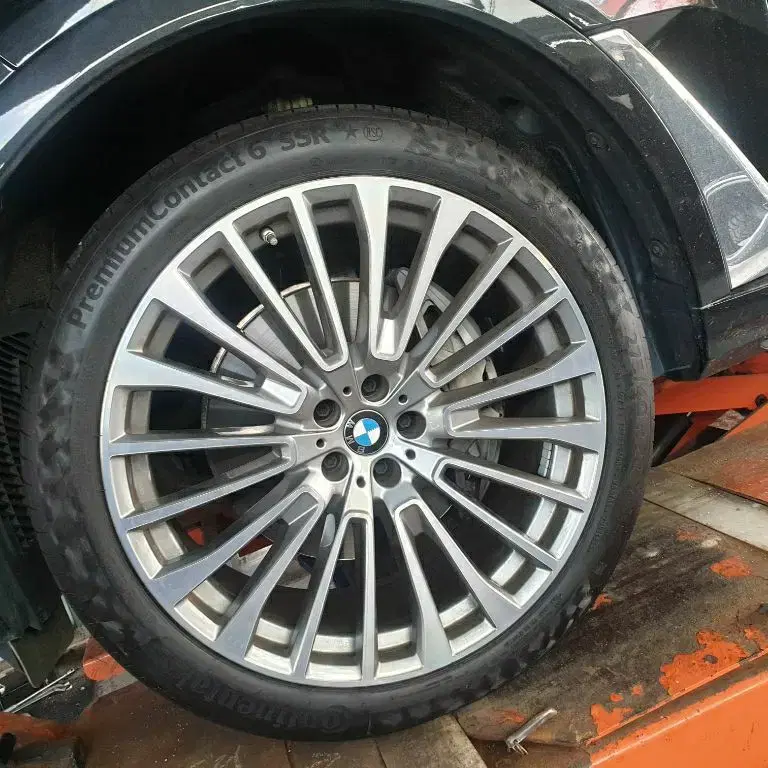 275 40 22  콘티넨탈 콘택6  런플랫 BMW X7 순정타이어