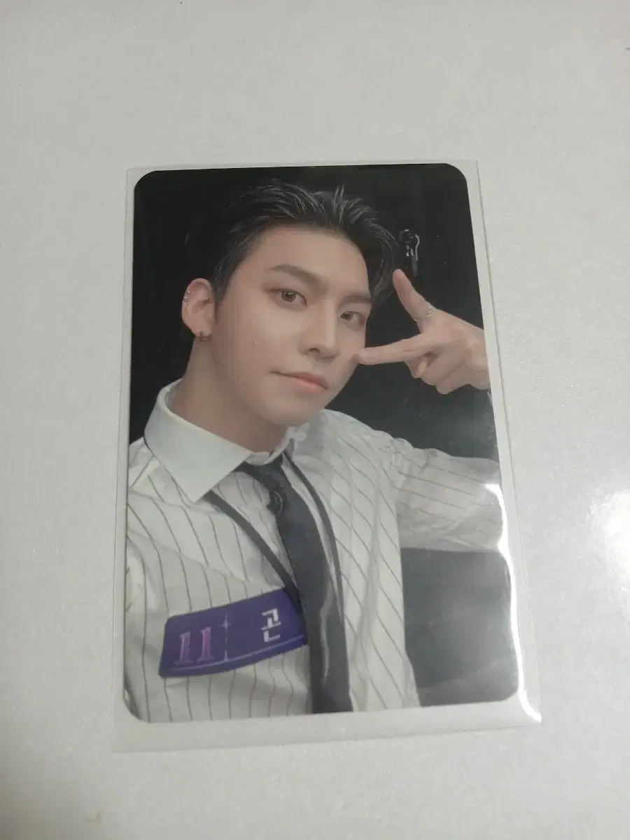 Vanner peak time 11:00 photocard lee wonseo