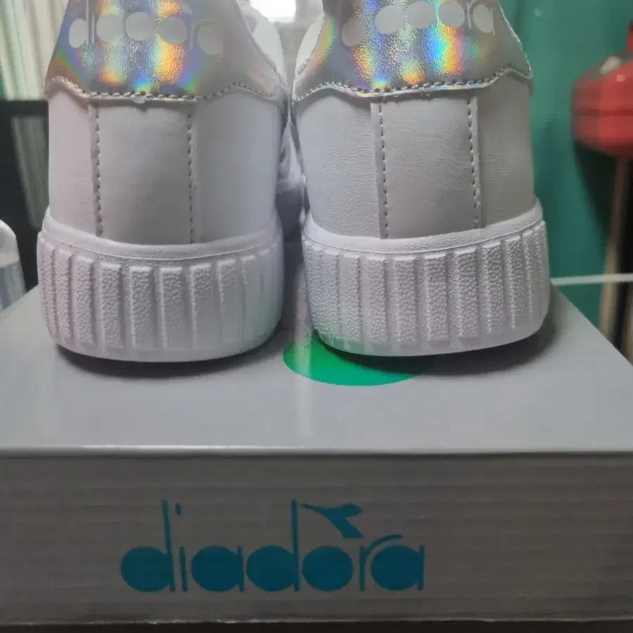 Diadora snikers 245/넉넉/새제품