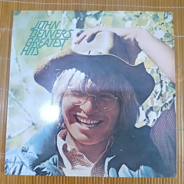 Lp중고 JOHN DENVER GREATEST HITS 음반 판매합니다.