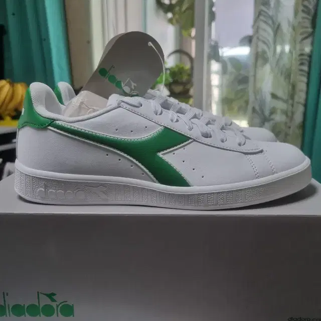 Diadora snikers 275새제품